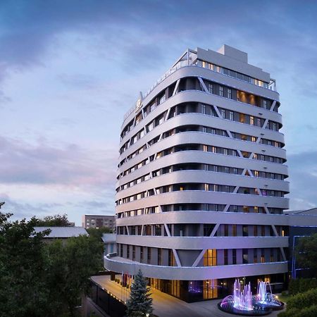 Doubletree By Hilton Almaty Hotel Buitenkant foto