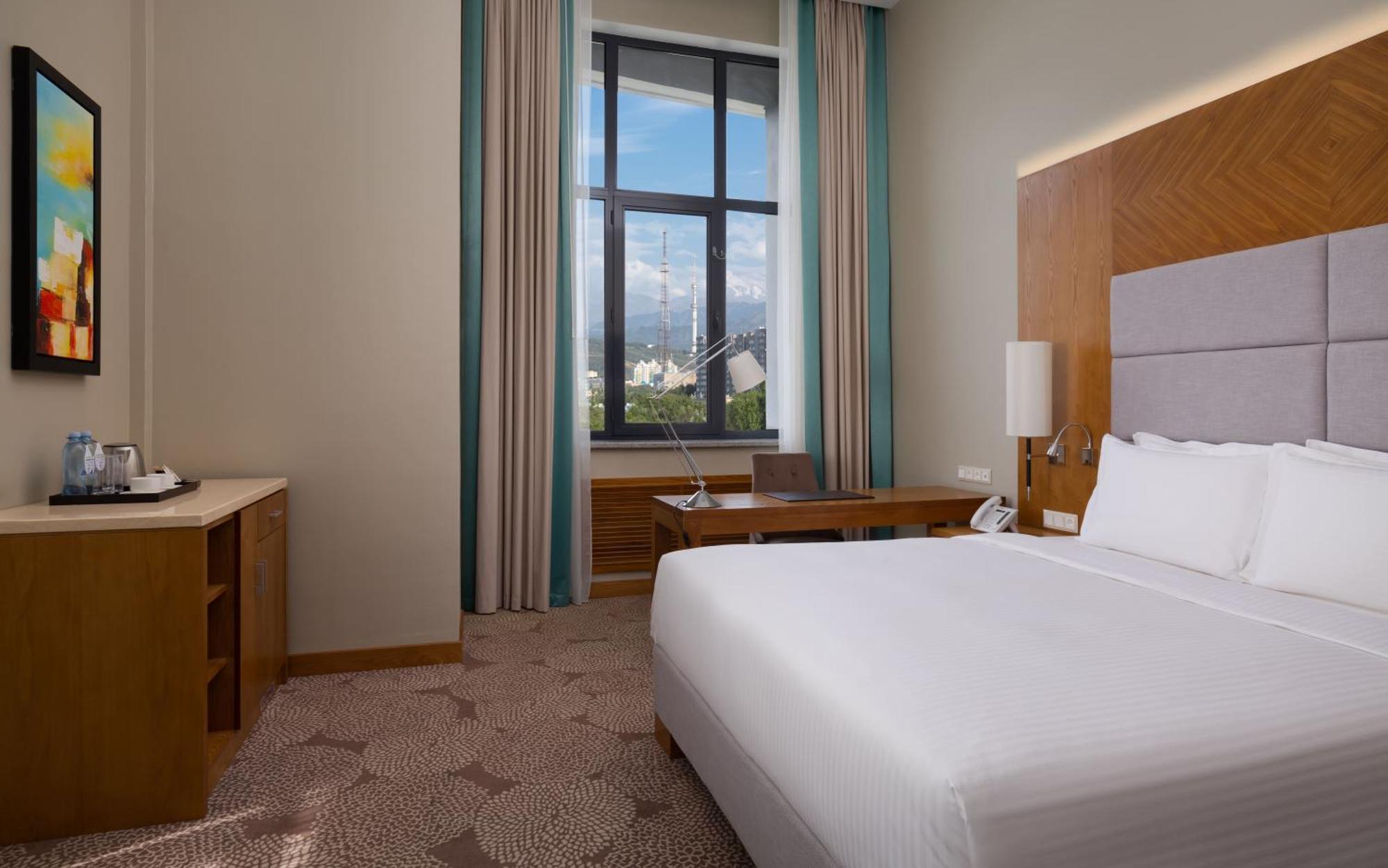 Doubletree By Hilton Almaty Hotel Buitenkant foto