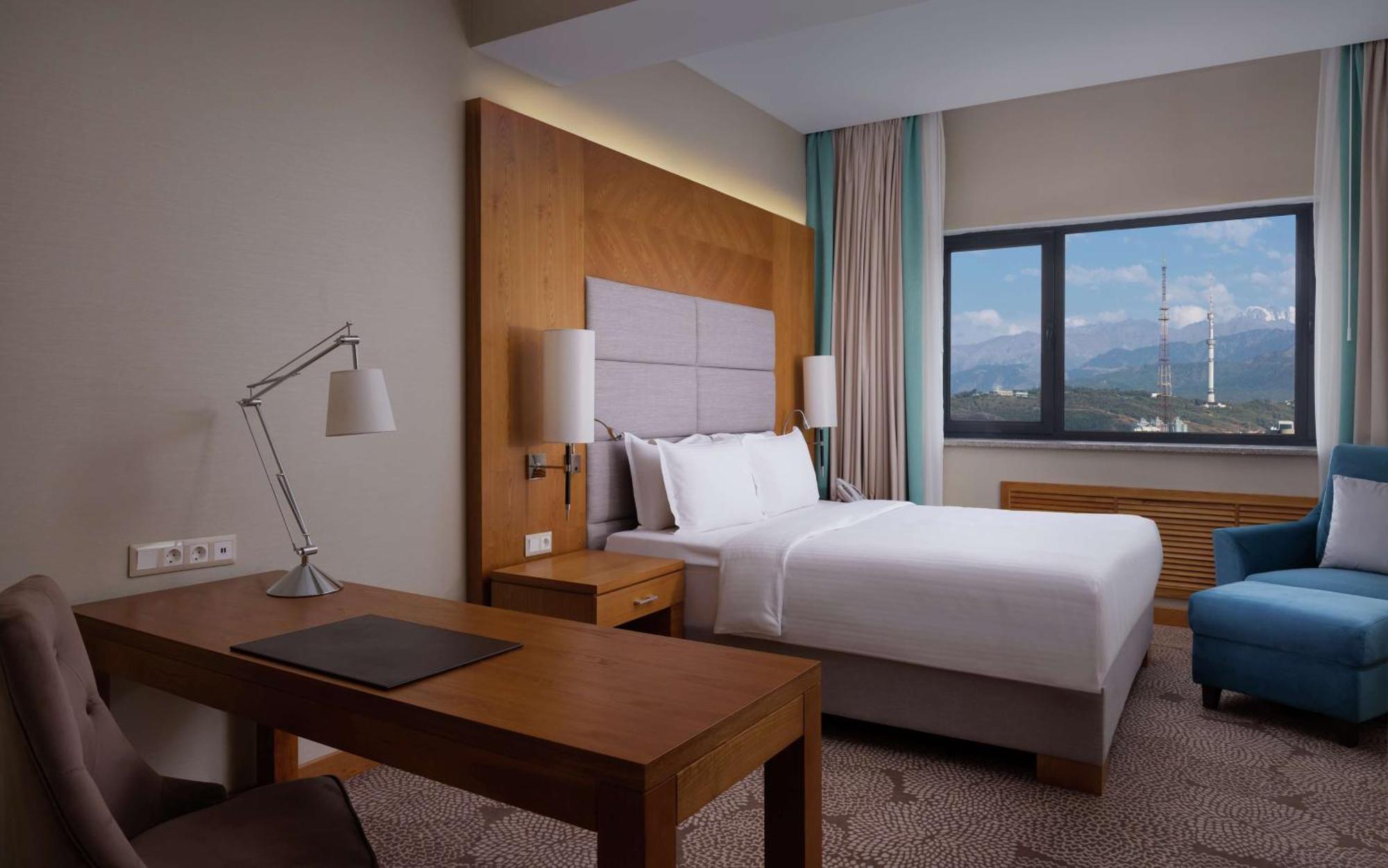 Doubletree By Hilton Almaty Hotel Buitenkant foto