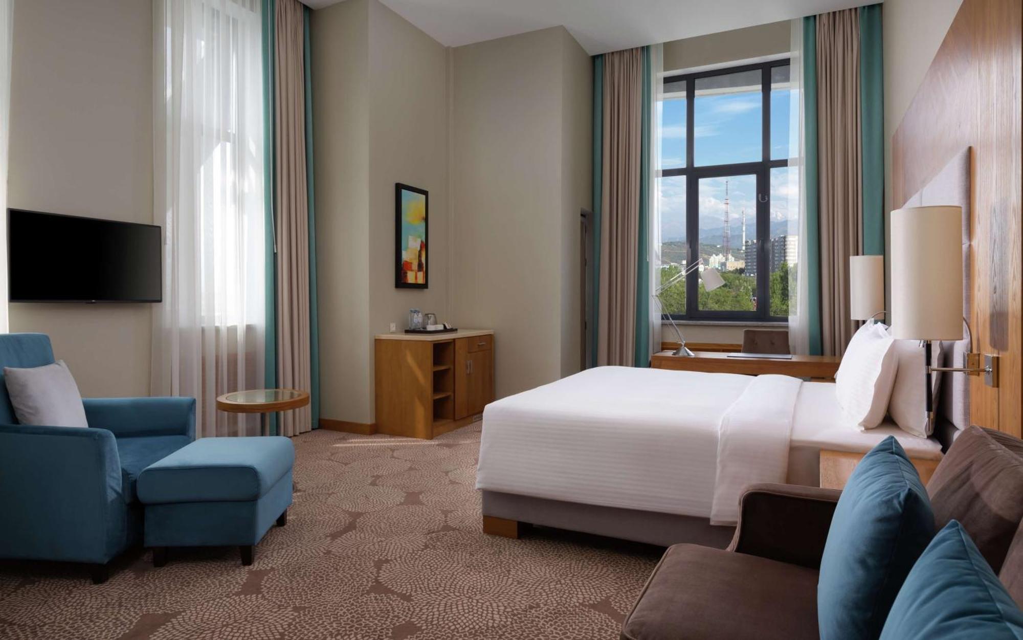 Doubletree By Hilton Almaty Hotel Buitenkant foto