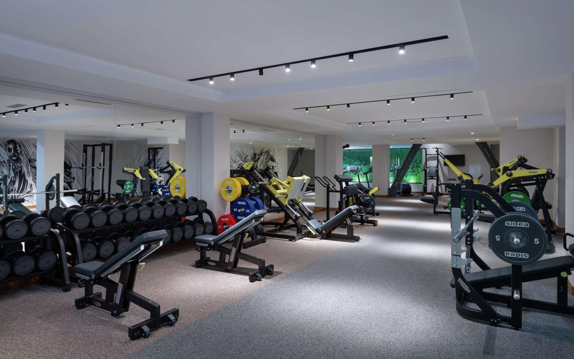 Doubletree By Hilton Almaty Hotel Buitenkant foto