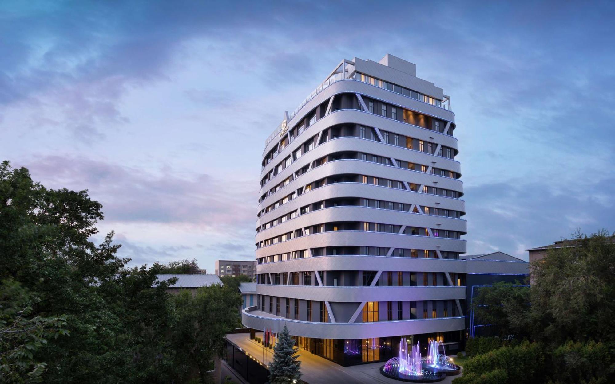 Doubletree By Hilton Almaty Hotel Buitenkant foto